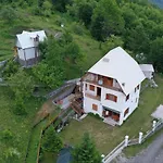 Alpbes Theth Guesthouse