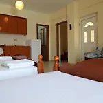 Niko Rooms Qeparo