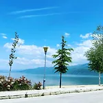 Lake daze villa pogradec