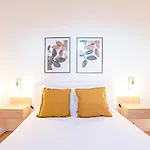 LovelyStay - Vila Burgães