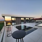 La Mirage Villa