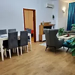 Roni Apartment