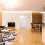 Exclusive 2 Bedrooms Apartment