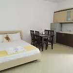 Iris Apartments Ksamil