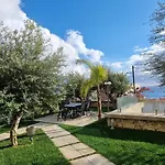 Villa Jon Palasa Green Coast
