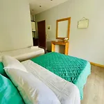 Simadhes Room