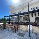 Rest Hour Hotel