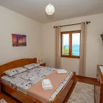 Xhuli Guesthouse