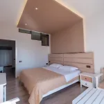 New Heaven Hotel