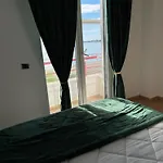 Beach Front Superior Apartment Green Forest