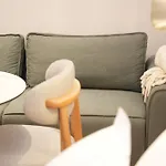 Nea Deluxe Apart-Hotel