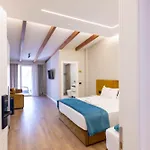 Golemi Lux Hotel