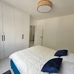 Design Sea View Apartment