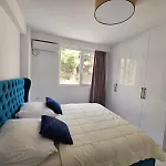 Design Sea View Apartment