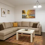 Tulips Central - Entire Apartment