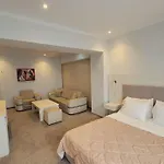 Hotel Enkelana