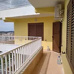 Metjus House