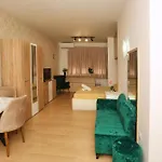 Cozy Apartment Near Square 21 Tirana