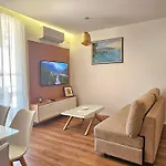 Bohemian Apt, Beachfront & Family Friendly - By Beta Premium