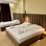Karos Hotel Llaman