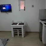 Klent Studio Apartment