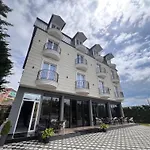 Mont Blanc Hotel