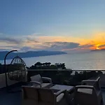 Aloha Villa And Suites