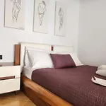 Alpha Seaside Apartment