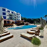 Harbour Hotel