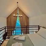 Marashi Villa'S
