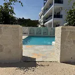 Dimitri Hotel