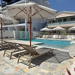 Dimitri Hotel
