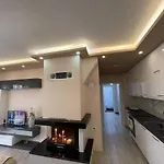 Mary'S Luxury Apartment Pogradec 2