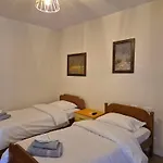 Kurmaku'S Guesthouse