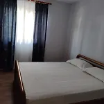 Spacious-Central Apartment