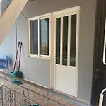 Dhoma Plazhi Husi