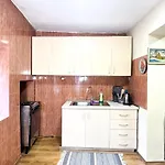 Shkodra Guest House & Trips