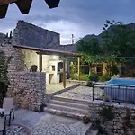 Villa Olive Old Qeparo