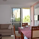 Uani Apartment