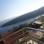 Saranda Beach Apartment