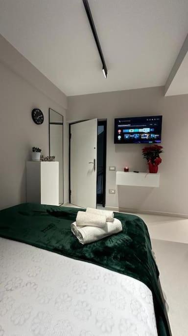 Host Elio Apartament Tirana