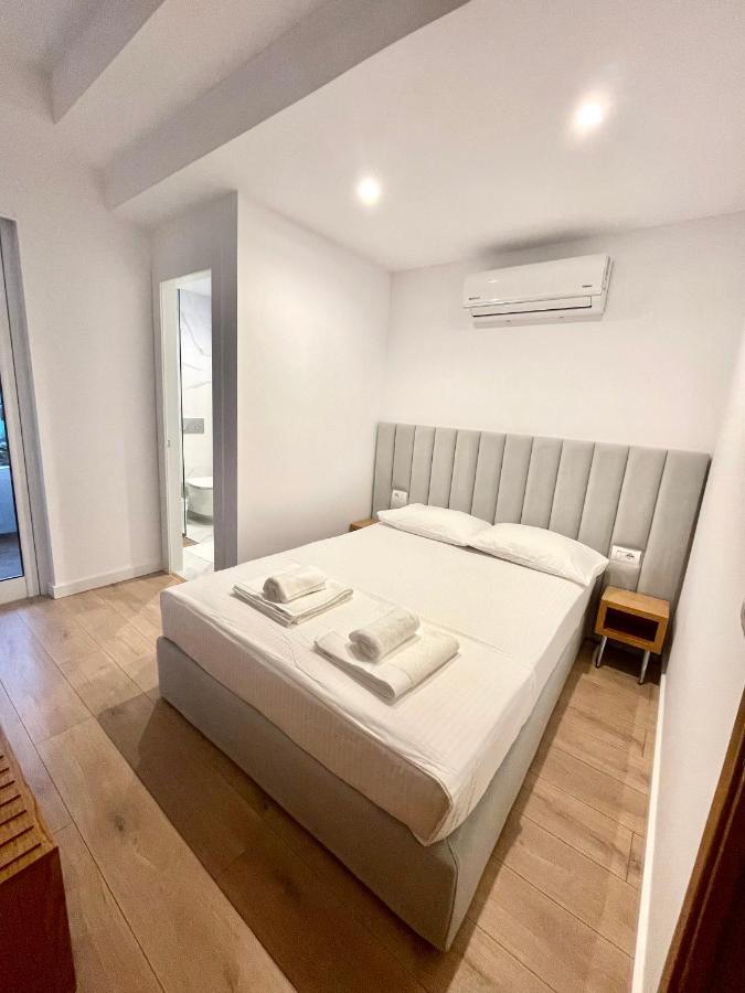 Aulona Hotel 3*