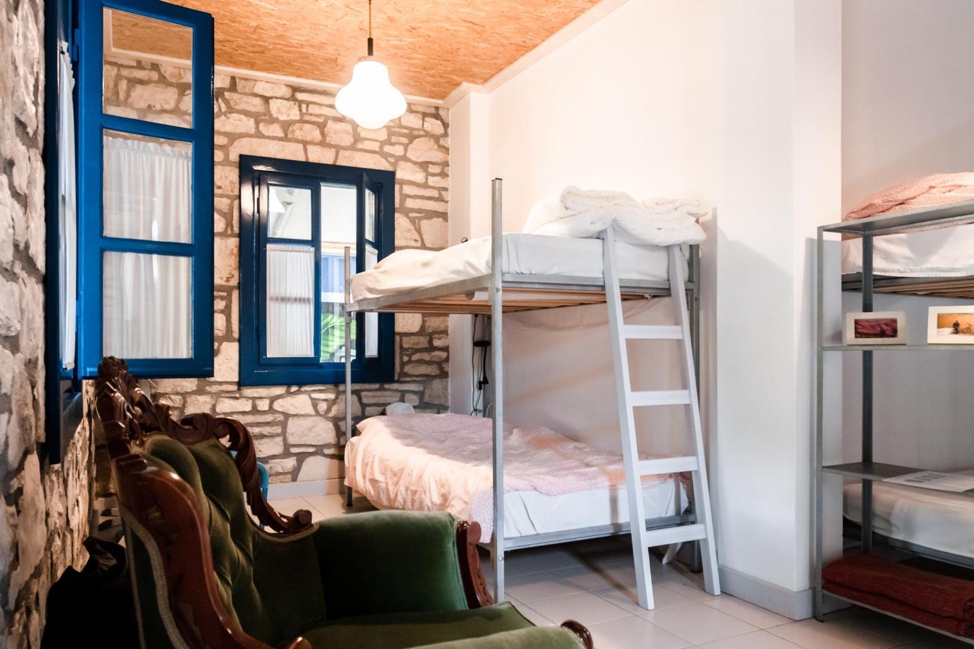 호스텔 Himara Hostel