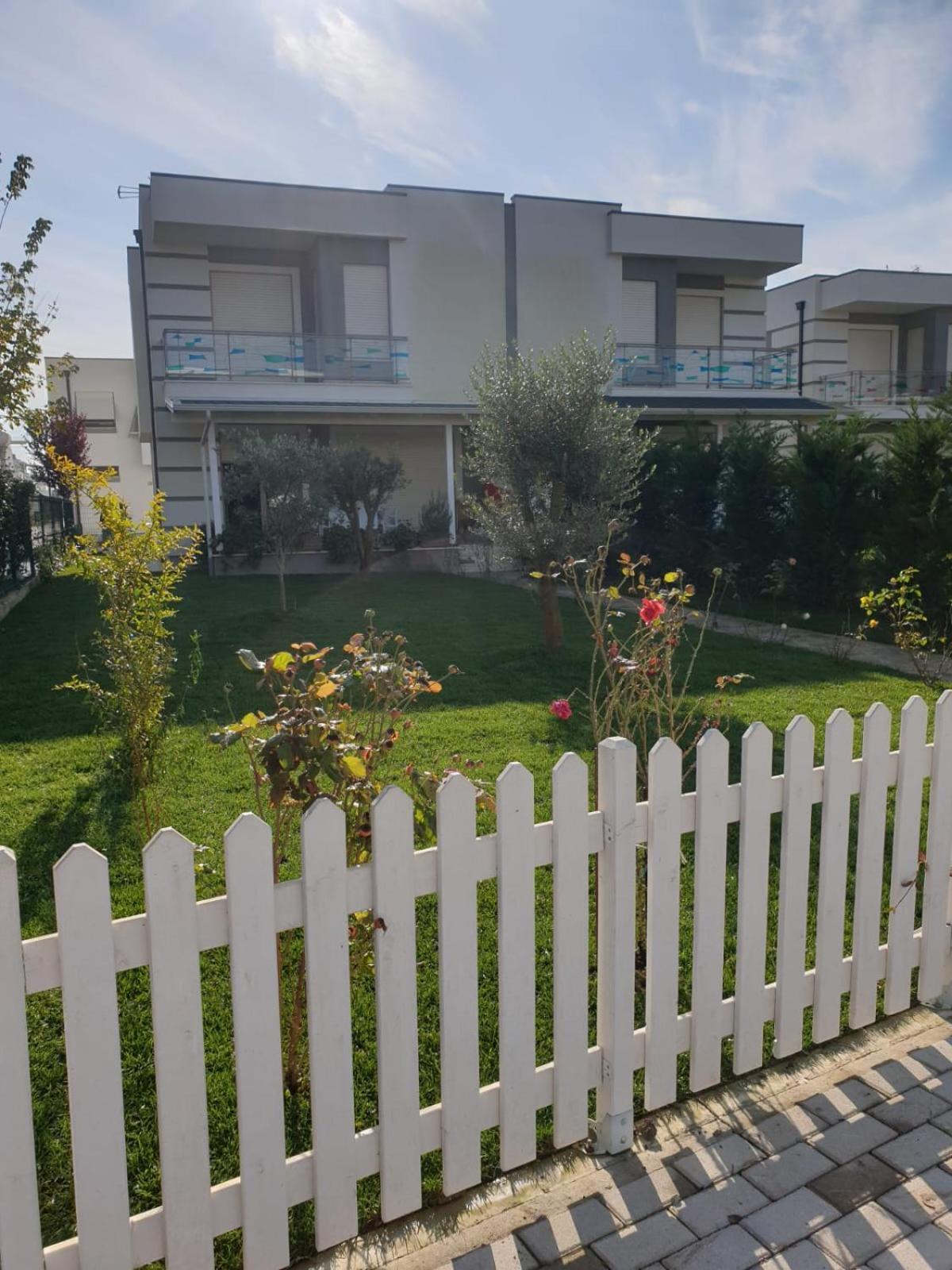 Villa Perla Durrës