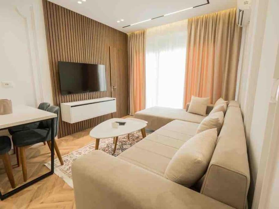 Escape Luxury 1 Shengjin