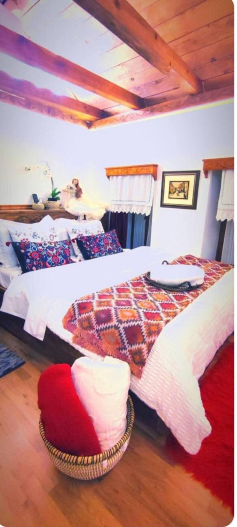 Chalet Ela's In Old Bazaar