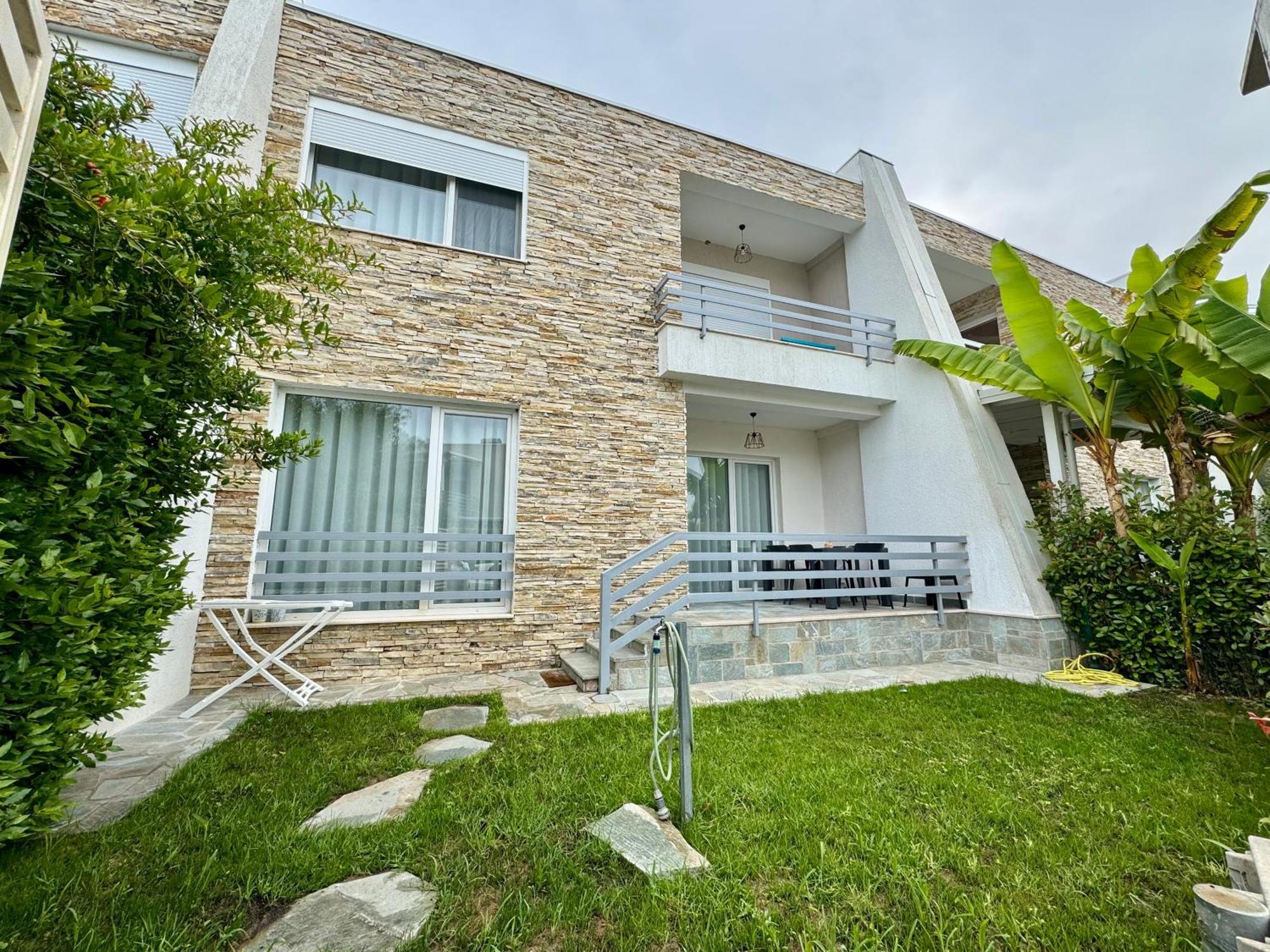 07 Duplex Villa, Gjiri I Lalzit, Lura 2 4 Sunbeds Included * Durres
