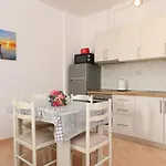 Sunny Side Apartments