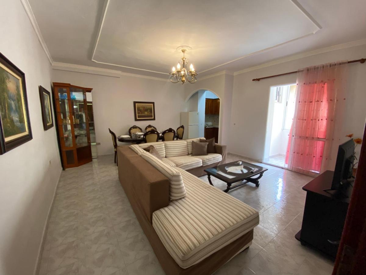 Modern And Classic 2-Bedroom Unit Apt. In Tirana Apartment